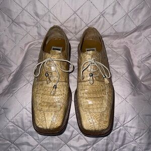 For sale: A pristine pair of Stacy Adam Gator Shoes
